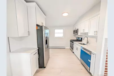 29 Boulevard Avenue, Central Islip, NY 11722 - Photo 6