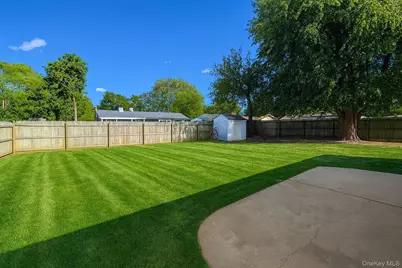 29 Boulevard Avenue, Central Islip, NY 11722 - Photo 14