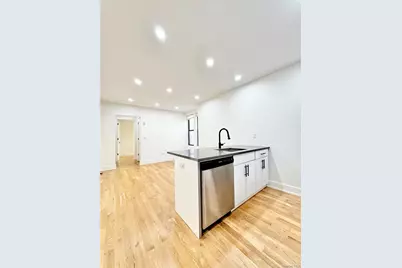 32-86 33rd Street #F8, Astoria, NY 11106 - Photo 2