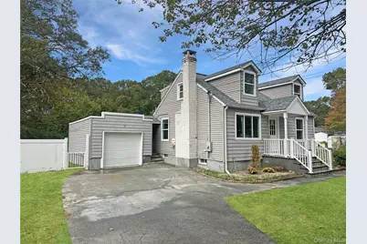 86 Wilson Avenue, Medford, NY 11763 - Photo 2