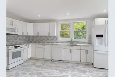 86 Wilson Avenue, Medford, NY 11763 - Photo 8