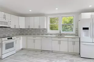 86 Wilson Ave, Medford, NY 11763 - Photo 8