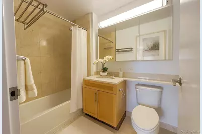 40-26 College Point Blvd #Penthouse2G, Flushing, NY 11354 - Photo 8