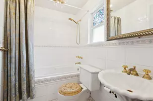 52-11 Redfield St, Douglaston, NY 11362 - Photo 18