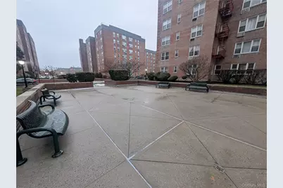 2 Sadore Lane #1R, Yonkers, NY 10710 - Photo 2