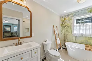 35 Sheppard St, Quiogue, NY 11978 - Photo 8