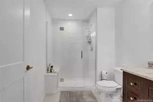 704 Breton Wy, Glen Cove, NY 11542 - Photo 20