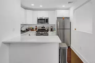 704 Breton Wy, Glen Cove, NY 11542 - Photo 8