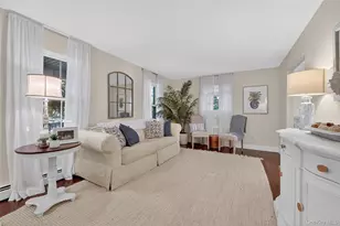 126 Foxwood Dr S, Newburgh, NY 12550 - Photo 10