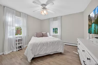 126 Foxwood Dr S, Newburgh, NY 12550 - Photo 32