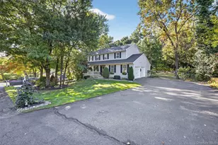 126 Foxwood Dr S, Newburgh, NY 12550 - Photo 4