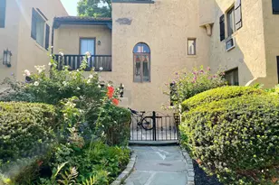 215 Middle Neck Rd, Great Neck, NY 11021 - Photo 24