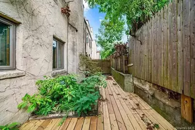 215 Middle Neck Road #D3, Great Neck, NY 11021 - Photo 20