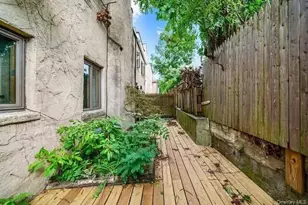 215 Middle Neck Rd, Great Neck, NY 11021 - Photo 20