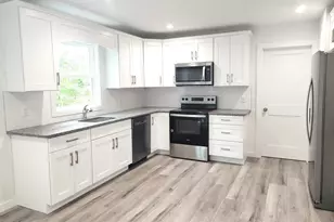 516 Neighborhood Rd, Shirley, NY 11967 - Photo 4