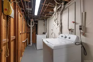 53-21 240th St, Douglaston, NY 11362 - Photo 30