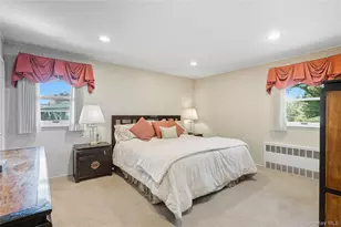 17 Center Dr, Syosset, NY 11791 - Photo 22