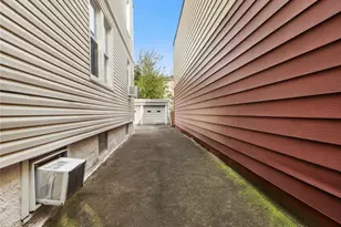 70-21 72nd Pl, Glendale, NY 11385 - Photo 12