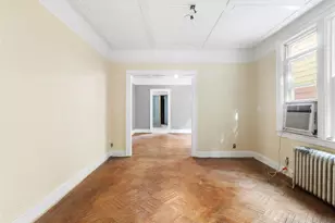 70-21 72nd Pl, Glendale, NY 11385 - Photo 4