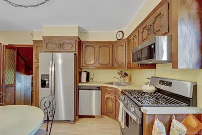 60 Elizabeth Drive, Bethpage, NY 11714 - Photo 6