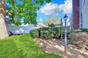 60 Elizabeth Dr, Bethpage, NY 11714 - Photo 14