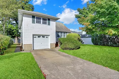 60 Elizabeth Drive, Bethpage, NY 11714 - Photo 2