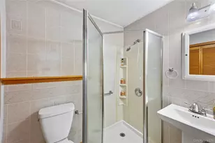 102 Sycamore Cir, Stony Brook, NY 11790 - Photo 32