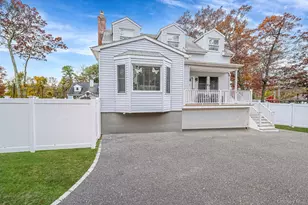 4 Willow Rd, Rocky Point, NY 11778 - Photo 2