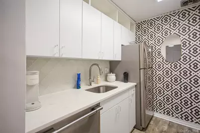 711 Shore Road #2C, Long Beach, NY 11561 - Photo 2