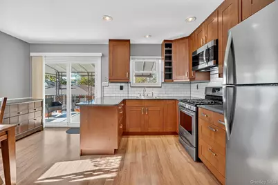 283 Calhoun Avenue, Bronx, NY 10465 - Photo 6