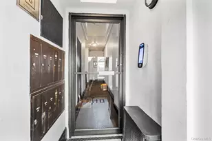 340 W 11th St, New York, NY 10014 - Photo 14