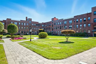 1 Jefferson Avenue #D2, Rockville Centre, NY 11570 - Photo 4