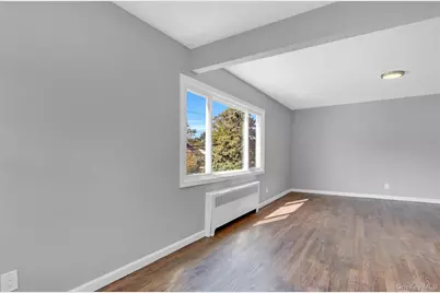318 Vincent Avenue, Lynbrook, NY 11563 - Photo 8