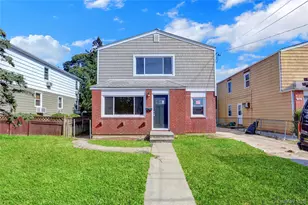 318 Vincent Ave, Lynbrook, NY 11563 - Photo 2