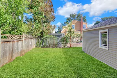 318 Vincent Avenue, Lynbrook, NY 11563 - Photo 22