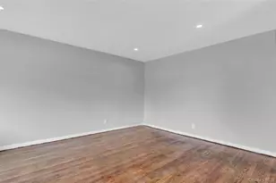 318 Vincent Ave, Lynbrook, NY 11563 - Photo 18