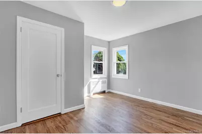 318 Vincent Avenue, Lynbrook, NY 11563 - Photo 12