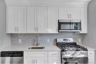 318 Vincent Avenue, Lynbrook, NY 11563 - Photo 10