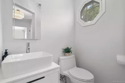 63 Underhill Road, Scarsdale, NY 10583 - Photo 14