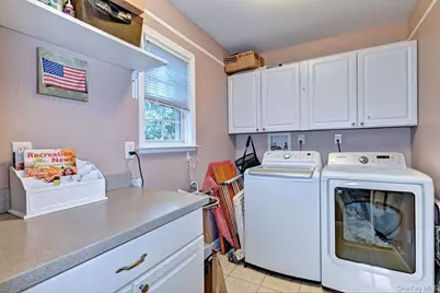 410 Mystic Way, Bay Shore, NY 11706 - Photo 16