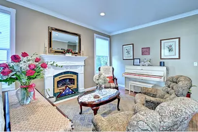 410 Mystic Way, Bay Shore, NY 11706 - Photo 8