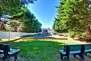 410 Mystic Way, Bay Shore, NY 11706 - Photo 36