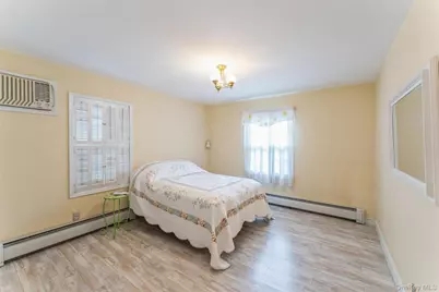 596 Foch Boulevard, Williston Park, NY 11596 - Photo 8