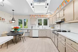 62 The Hemlocks, Roslyn, NY 11576 - Photo 8