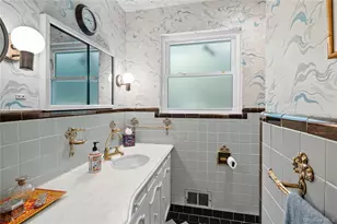 62 The Hemlocks, Roslyn, NY 11576 - Photo 12