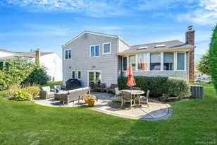 4000 Greentree Dr, Oceanside, NY 11572 - Photo 36