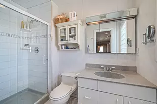 4000 Greentree Dr, Oceanside, NY 11572 - Photo 22