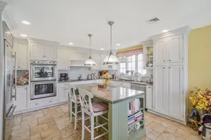 4000 Greentree Dr, Oceanside, NY 11572 - Photo 8