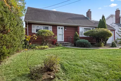 11 Glenwood Road, Glen Head, NY 11545 - Photo 2