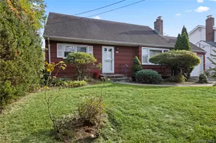 11 Glenwood Rd, Glen Head, NY 11545 - Photo 2